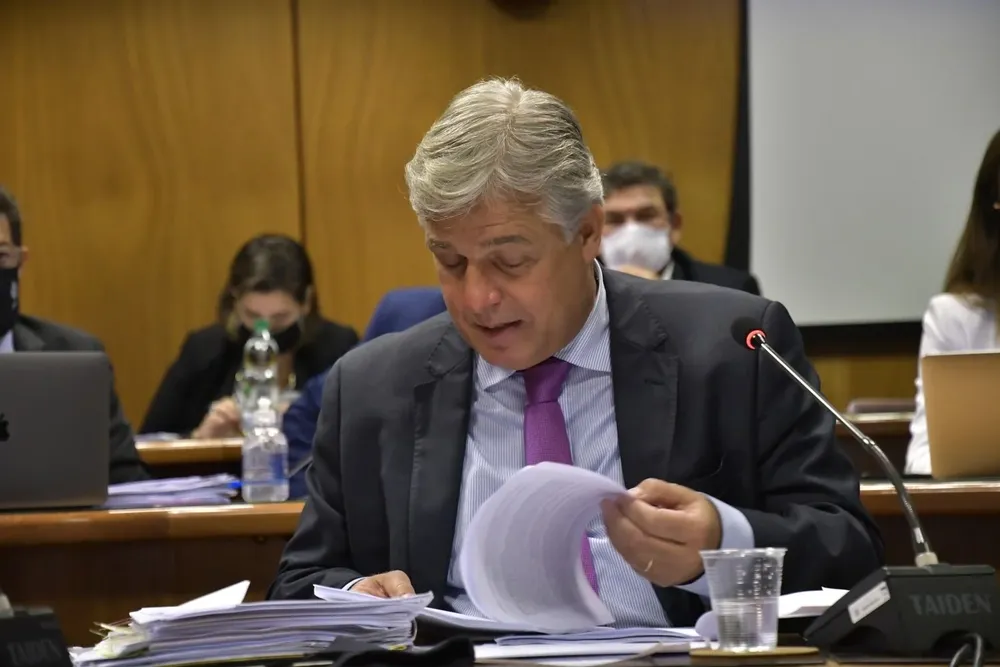 Los contratados locales rechazan la propuesta de la cancillería y señalan que sus derechos laborales se ven afectados