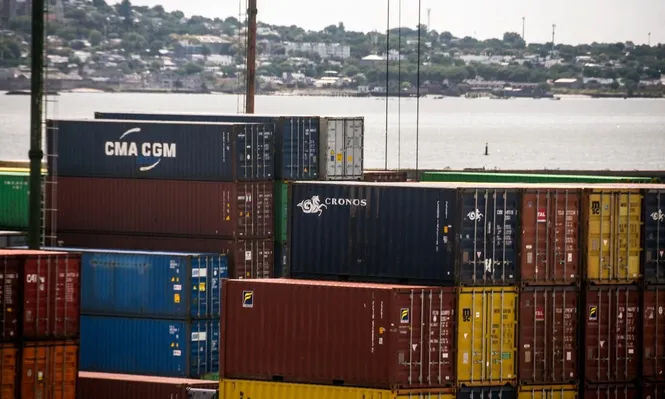 Tránsito de mercadería en el puerto de Montevideo