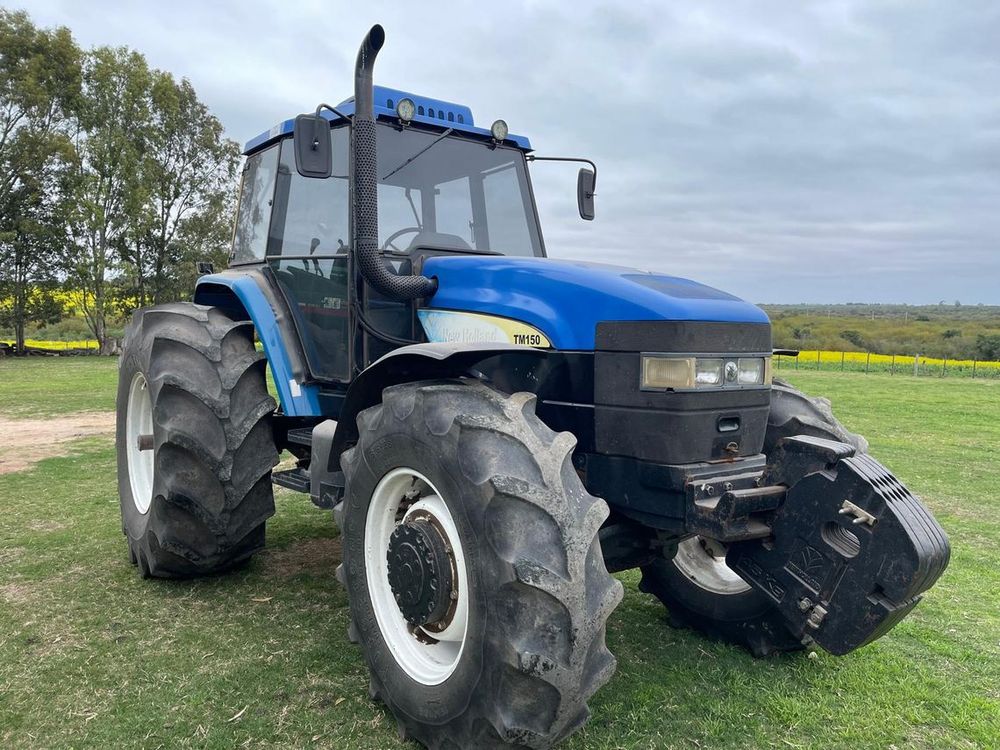 Wolf remata tractor New Holland.&nbsp;