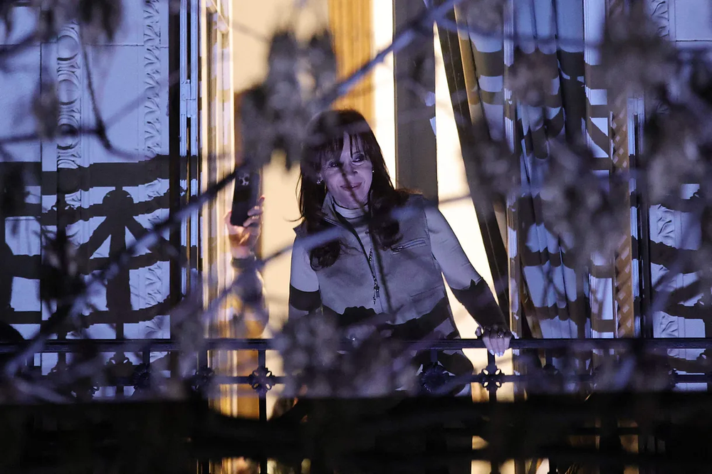 Cristina Kirchner, luego de la confirmación de su condena a prisión por corrupción. &nbsp;