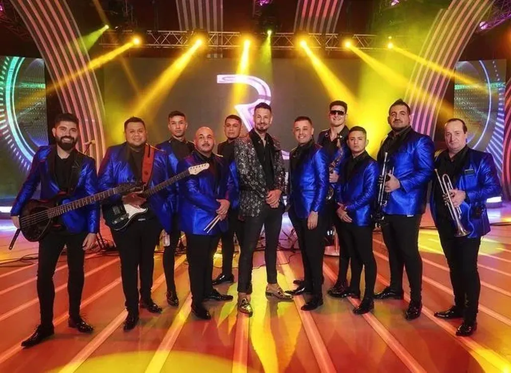 Rodrigo Tapari y su banda