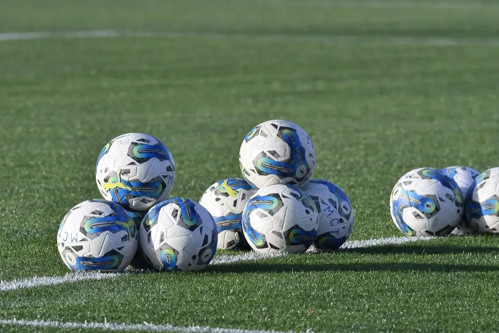 El fútbol sigue esperando una solución