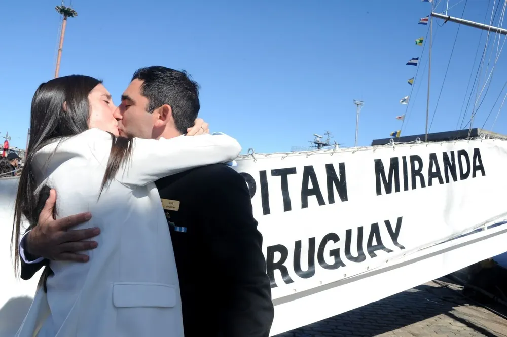 20220905 - Llegada del Capitán Miranda a Uruguay