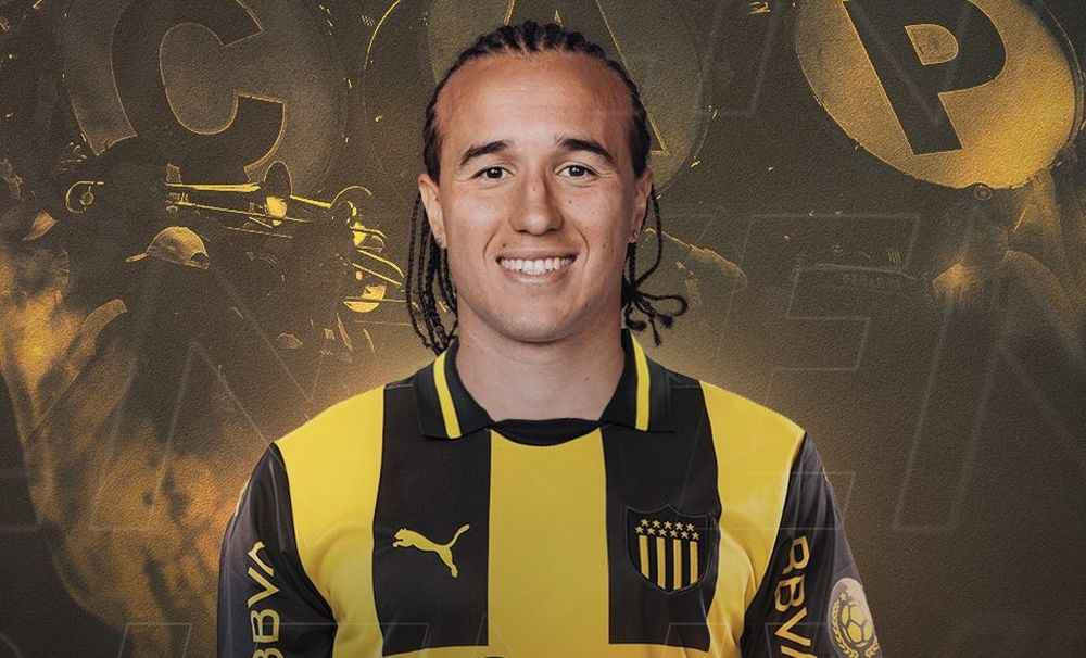 Diego Laxalt firmó contrato con Peñarol y ya posó con su camiseta