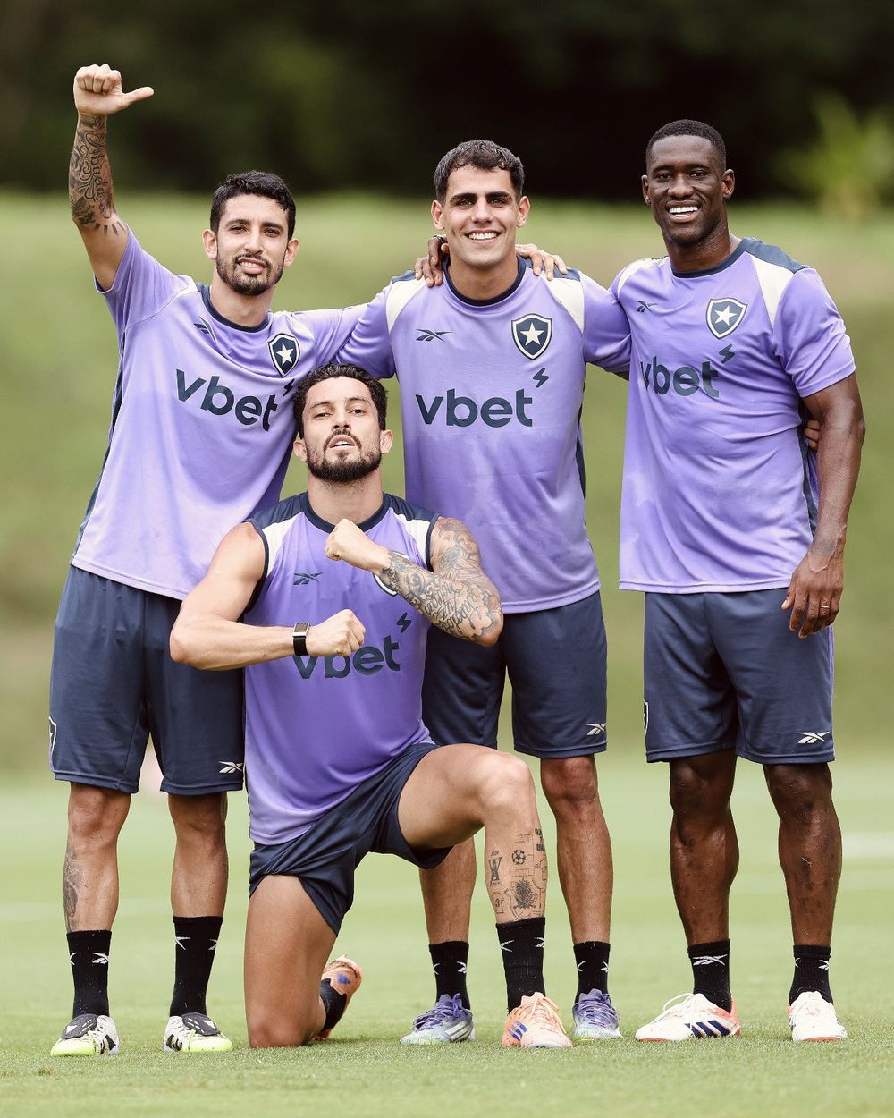 Lucas Villalba fue presentado en Botafogo y entrenó junto a Santiago Rodríguez&nbsp;