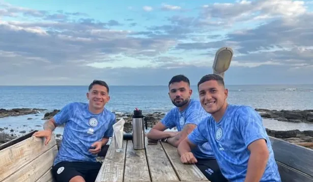 Nicolás Schiappacasse y sus compañeros: el argentino Mariano Miño y el chileno Matías Marín.