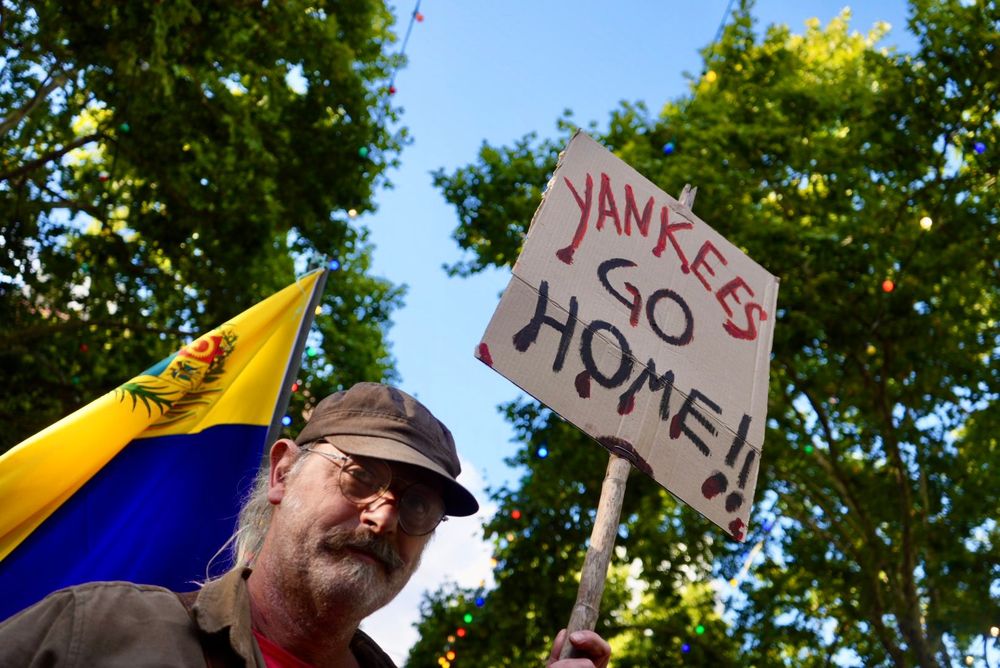 Concentración convocada por el PIT-CNT en contra del derrocamiento de Nicolás Maduro