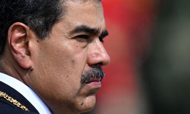 Nicolás Maduro asegura que está construyendo "una nueva democracia" alejada del modelo liberal y representativo tradicional.