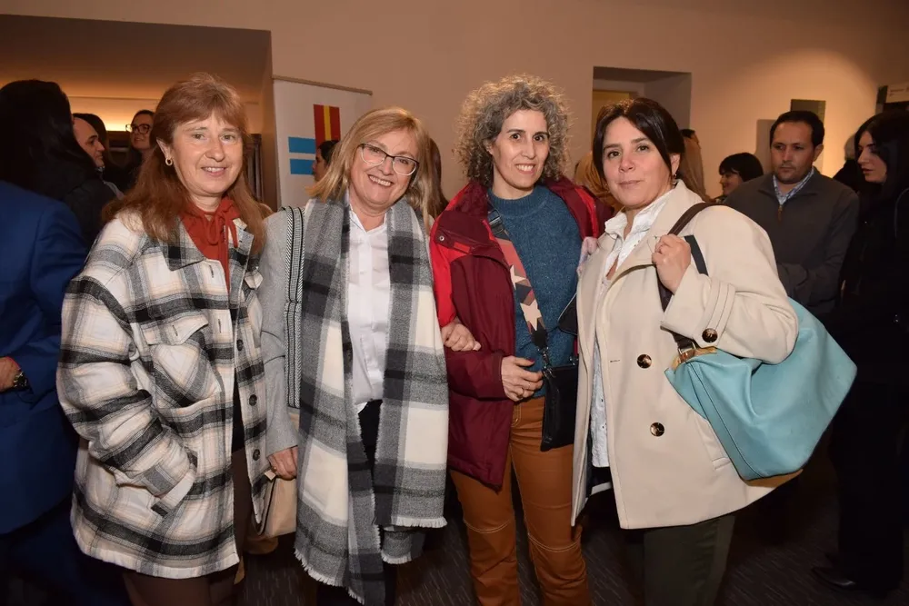Graciela Roman, Gabriela González, Ana Laura García y Vitoria Maldonado