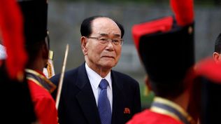 Su discreción y prudencia hacían de Kim Yong-nam el burócrata perfecto.