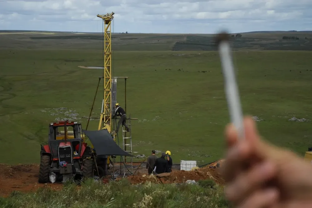 Tareas de prospección en Pueblo Valentines (Tacuarembó) para la instalación de la minera