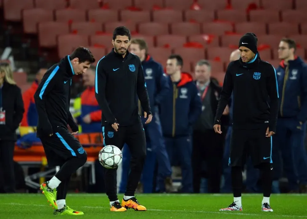 Messi, Suárez y Neymar entrenaron en el Emirates
