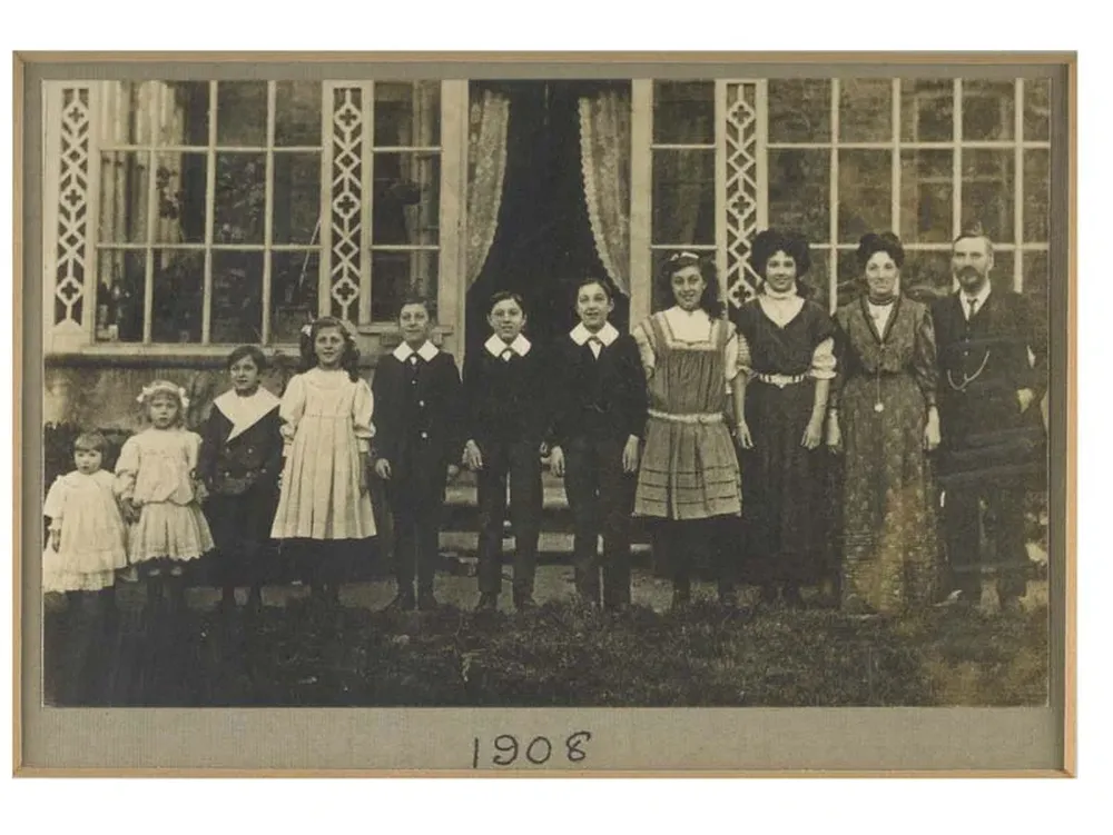 Imagen de la familia Wall, fotografiada en 1908