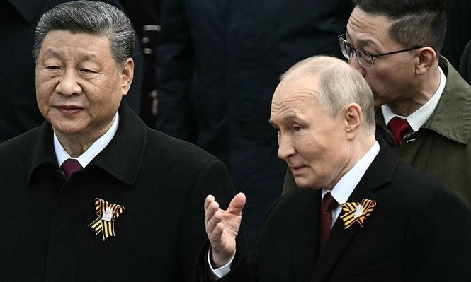 Xi acompañó a Putin en los años conmemorativos por el 80 aniversario de la derrota de la Alemania nazi.