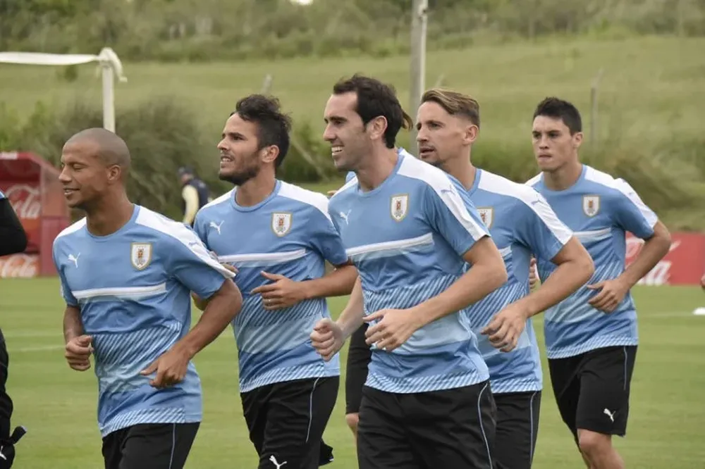 Los jugadores sin marcas en las remeras