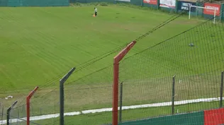Una polémica que se reaviva: Nacional salió seis veces más que Peñarol a las canchas chicas