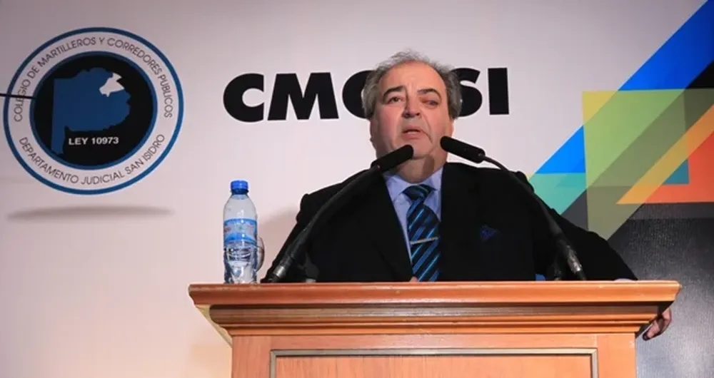 Carlos María Ipuche participando de una exposición a nivel internacional.