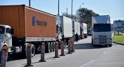 mientras gobierno ajusta controles, aparecen mas casos de camioneros infectados
