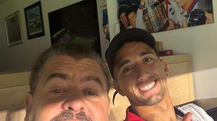 Kike Olivera junto a Flavio Perchman viendo el partido Nacional-Olimpia en un palco del Gran Parque Central  Kike Olivera junto a Flavio Perchman viendo el partido Nacional-Olimpia en un palco del Gran Parque Central