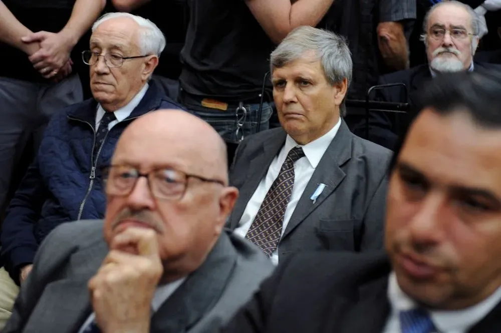 Jorge Eduardo Acosta y Alfredo Astiz 