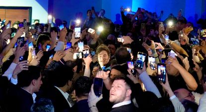 El Gobierno piensa la campaña como un día a día ante la certeza de que habrá más material de Diego Spagnuolo