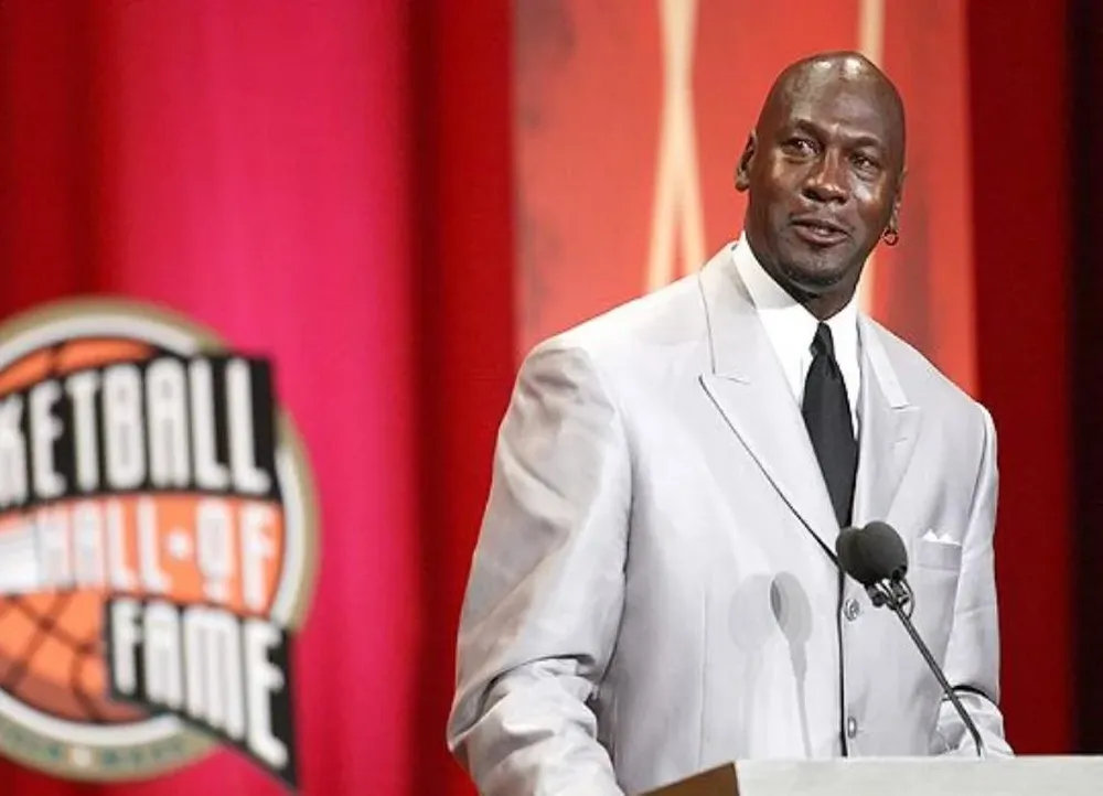 Michael Jordan en su presentación en el Salón de la Fama Michael Jordan en su presentación en el Salón de la Fama