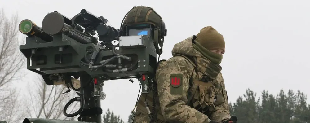 Desde hace más de un año, fuerzas ucranianas y rusas se mantienen atrincheradas en una y otra orilla del río de la región meridional de Jersón.