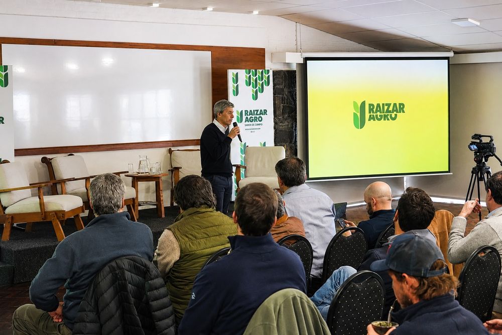 Zafra agrícola: Raizar Agro presentó una propuesta integral para beneficio de los productores (en la foto, Juan Alzugaray, gerente comercial de la compañía).
