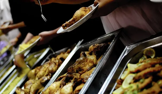 El consumo de carne aviar y huevos es seguro, resaltan las industrias del sector.
