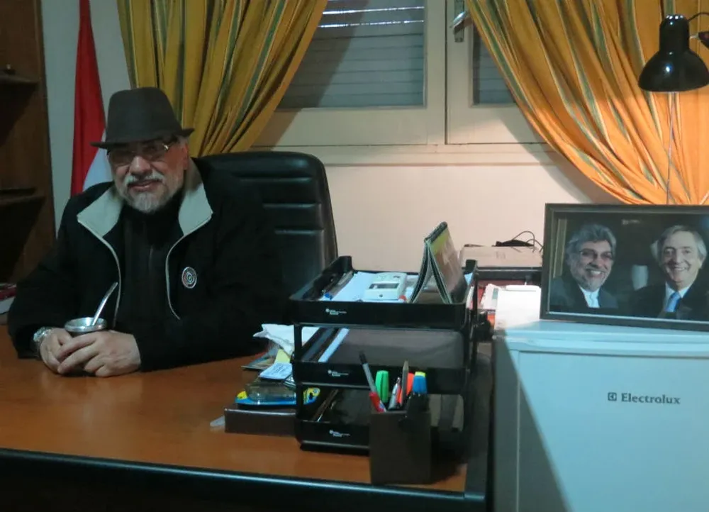 Fernando Lugo en su nuevo escritorio