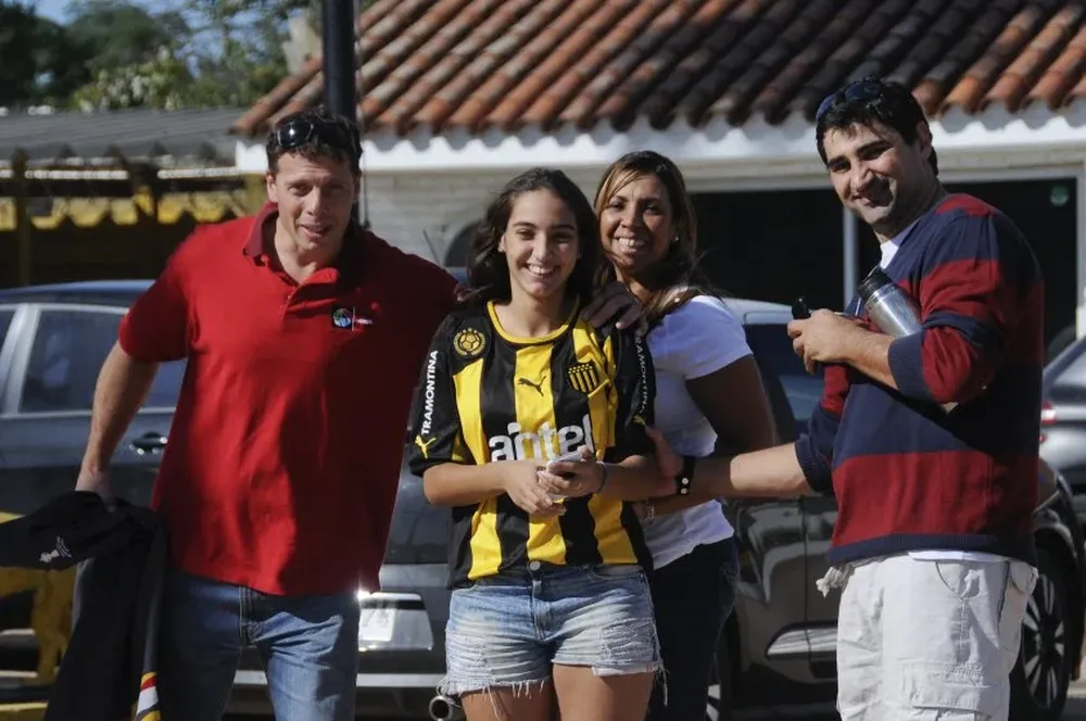 Luis Silveira y Pedro Xavier, campeones de la Liga Uruguaya 2003, visitaron Los Aromos.