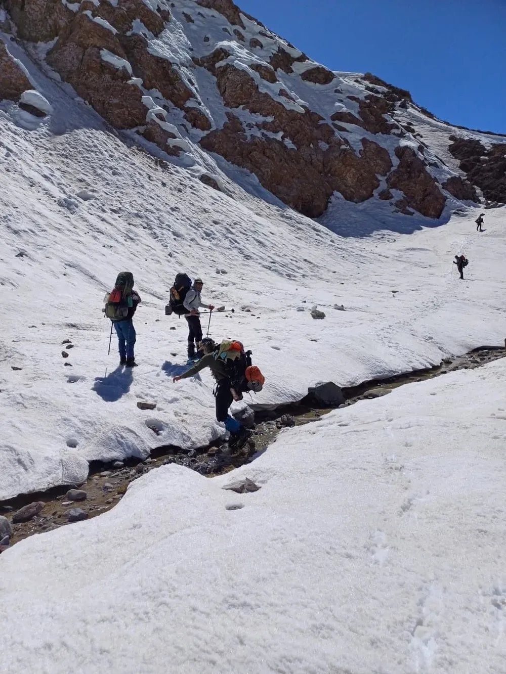Desde 1990 Juan Isidro Ulloa Ramos lidera expediciones al lugar del accidente