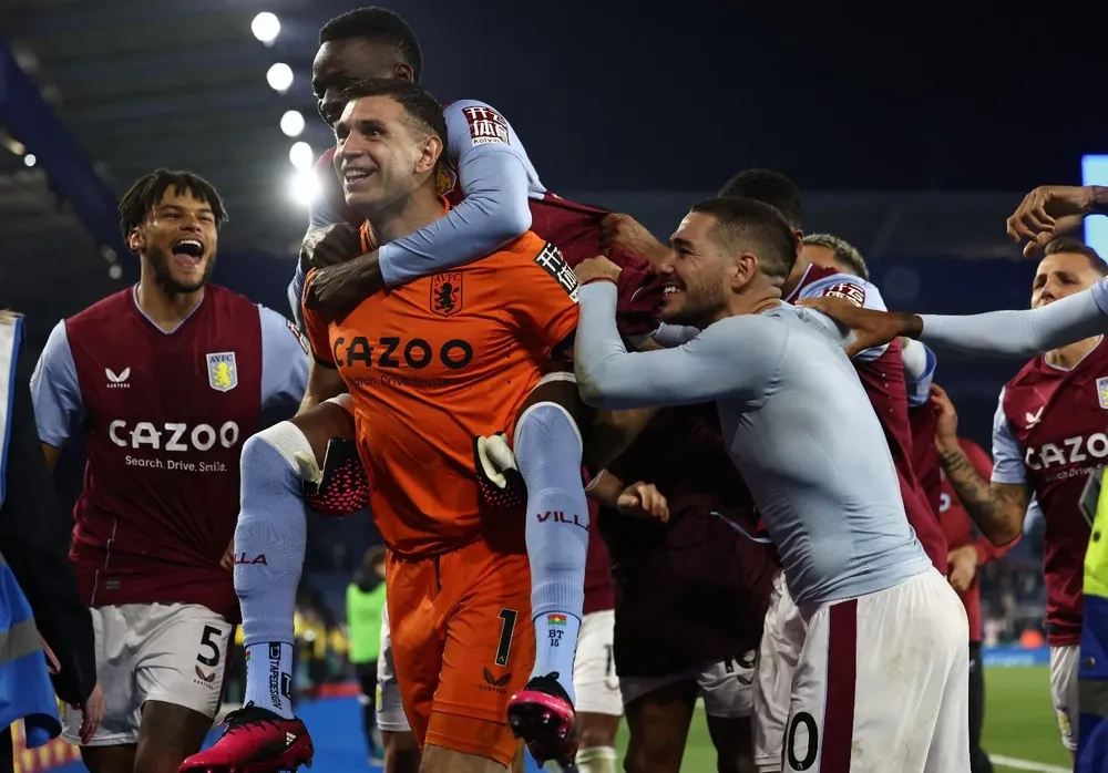 Los jugadores de Aston Villa festejan el triunfo