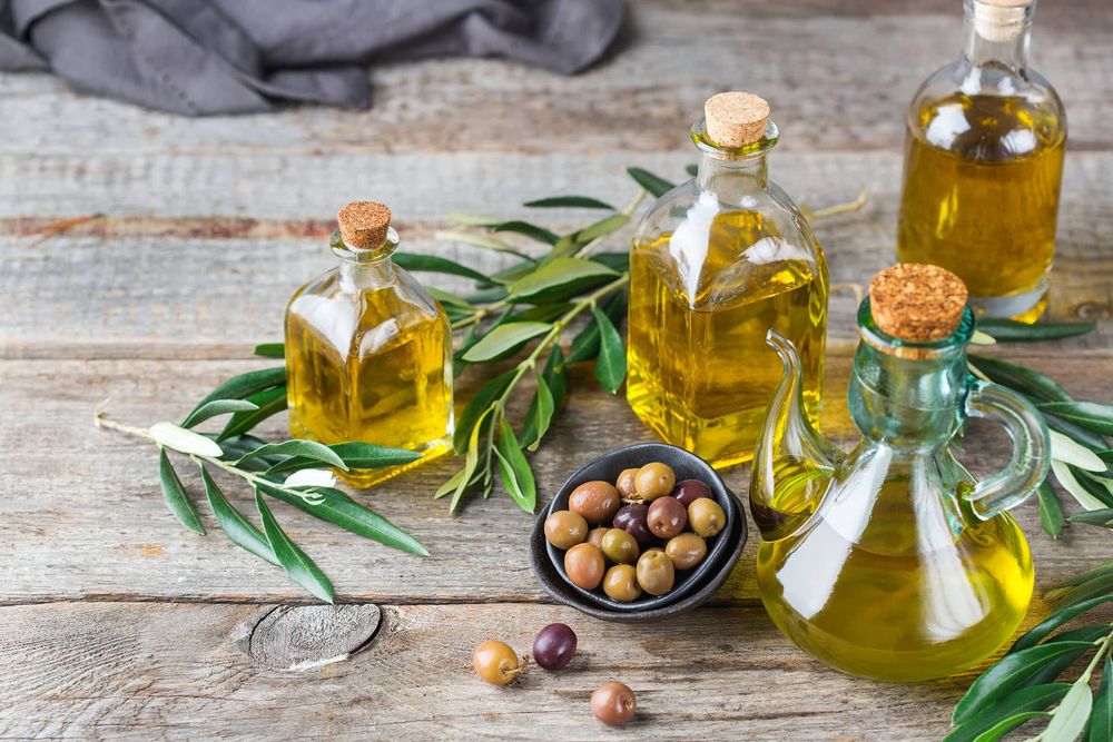 El aceite de oliva, clave en la gastronomía española.