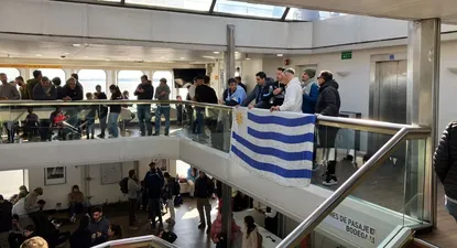 Uruguayos en viaje hacia Argentina. (archivo)