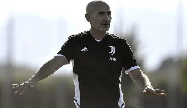 Paolo Montero en la actualidad como DT del equipo Primavera de Juventus