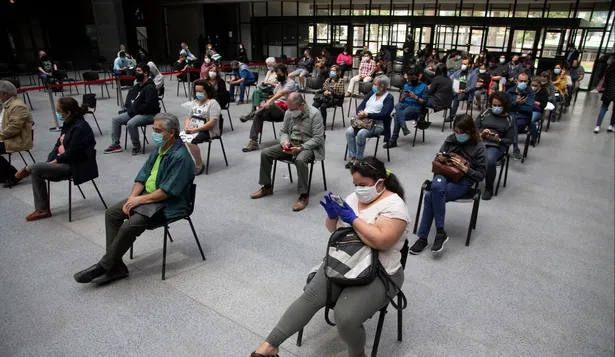 Chile, filas para la vacunación