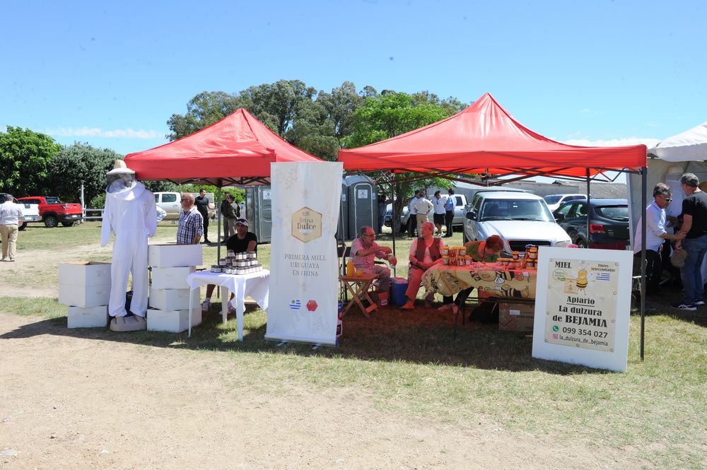Acto inaugural de la zafra de miel.