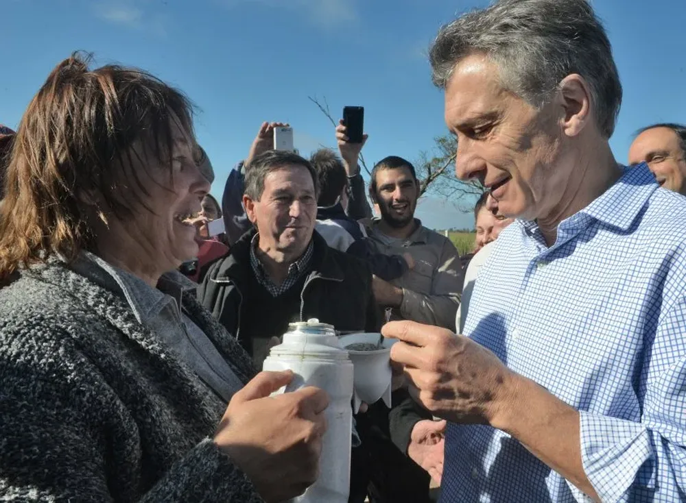 Mauricio Macri intenta aplacar el descontento participando de anuncios de obras públicas y privadas