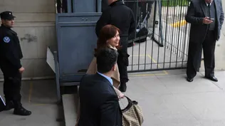 Juez pide desafuero y prisión de Cristina Fernández