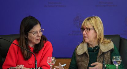 Directora general de Salud, Laura Llambí, y la ministra de Salud Pública, Cristina Lustemberg. Archivo