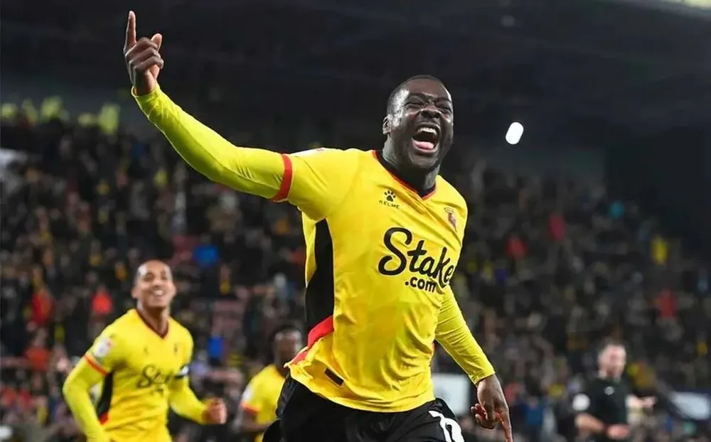 Ken Sema festeja sus goles