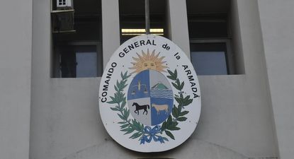 El Observador | fachada, comando general de la armada.