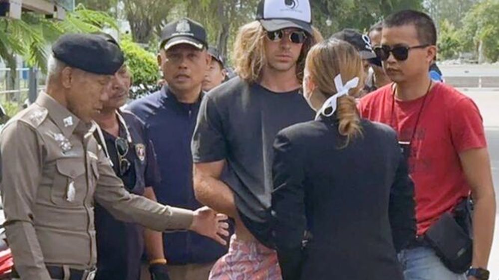 La policía de Tailandia junto al español Daniel Sancho