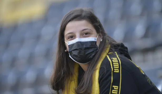 Los hinchas fueron llegando de a poco al Estadio Campeón del Siglo