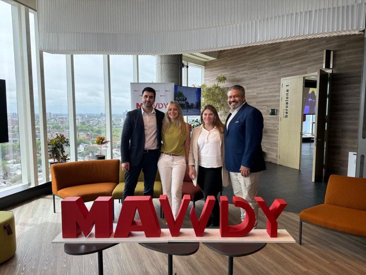 Pablo Gómez, Responsable del Canal Turismo, Mariela Alberto, Gerente Comercial, Jujola Bossio, Ejecutiva del Canal Turismo, Flavio Vasques de Oliveira, Gerente General.&nbsp;