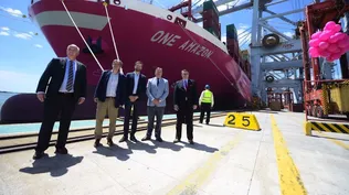 El buque hizo un movimiento de 1.000 contenedores entre carga y descarga.