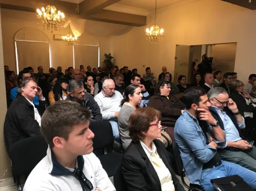 Primera reunión junto a conductores