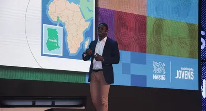De una tribu en Ghana a becado en Harvard y consultor del Banco Mundial