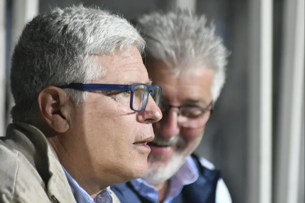 Alvaro Gutiérrez y su ayudante Mario Picún